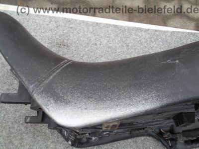 Suzuki_GSX_750_ES_EF_E_GR72A_GR_72_A_Sitzbank_Seitenteil_Seitenverkleidung_Heck_Heckteil_Ruecklicht_28.jpg