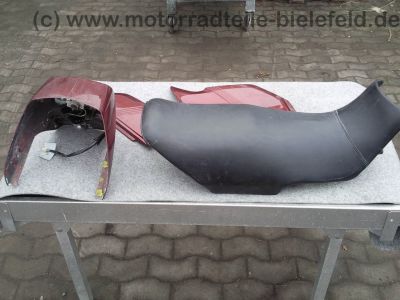 Suzuki_GSX_750_ES_EF_E_GR72A_GR_72_A_Sitzbank_Seitenteil_Seitenverkleidung_Heck_Heckteil_Ruecklicht_3.jpg