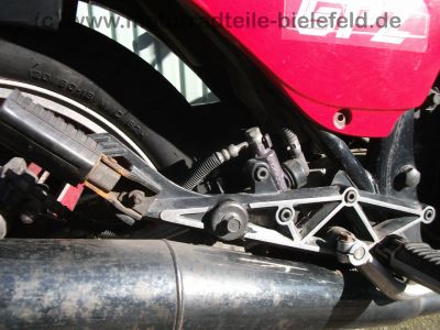 Kawasaki_GPz_550_UT_rot_GIVI_Gepaecktraeger_Koffertraeger_-_Z_ZX_KZ_GPz_400_500_550_750_A_B_UT_GP_LTD_72.jpg