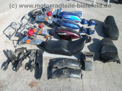 Kawasaki_Z_KZ_400_440_Twin_A_B_H_LTD_Teile_Tank_Seitendeckel_Sitzbank_Koffertraeger_2.jpg