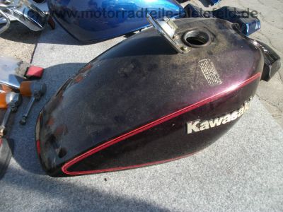Kawasaki_Z_KZ_400_440_Twin_A_B_H_LTD_Teile_Tank_Seitendeckel_Sitzbank_Koffertraeger_32.jpg