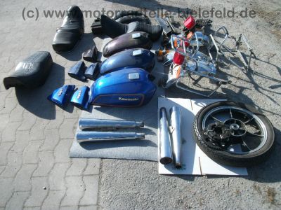 Kawasaki_Z_KZ_400_440_Twin_A_B_H_LTD_Teile_Tank_Seitendeckel_Sitzbank_Koffertraeger_6.jpg
