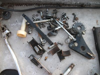 Honda_CB_125_T_Twin_Speiche_rot_teilzerlegt_-_wie_CB_CM_125_185_250_K_T_Twin_C_18.jpg