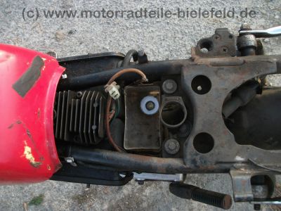 Honda_CB_125_T_Twin_Speiche_rot_teilzerlegt_-_wie_CB_CM_125_185_250_K_T_Twin_C_87.jpg