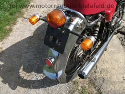 Honda_CB_200_Twin_feuerwehrrot_Speiche_-_wie_CB_CM_CJ_125_185_250_350_360_K_G_T_Twin_C_64.jpg