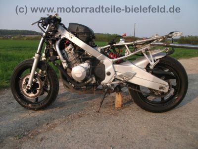 Honda_CBR_600_F_PC25_blau_CRASH_-_wie_CB_CBF_400_600_1000_PC23_PC31_117.jpg