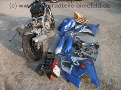 Honda_CBR_600_F_PC25_blau_CRASH_-_wie_CB_CBF_400_600_1000_PC23_PC31_4.jpg