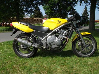 Honda_CB-1_CB400F_CB1_CB_1_400_CB400_NC27_gelb_-_wie_CBR_CB_CBF_400_600_F_R_RR_63.jpg