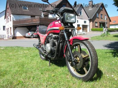 Kawasaki_GPZ_550_UT_rot_ZX_550_A_-_wie_GPZ_Z_KZ_LTD_ZX_400_500_750_UT_A_E_H_50.jpg