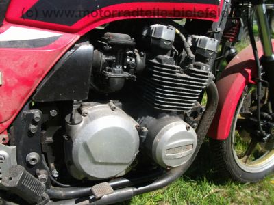 Kawasaki_GPZ_550_UT_rot_ZX_550_A_-_wie_GPZ_Z_KZ_LTD_ZX_400_500_750_UT_A_E_H_60.jpg