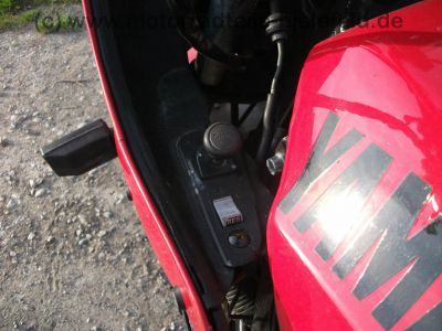 Yamaha_FZ_750_GENESIS_1FN_LSL_Superbike_Lenker_wie_FZR_FZ_400_600_750_2KK_3KT_1FV_1TV_61.jpg
