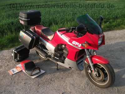 Kawasaki_GPZ_900_750_R_ZX_900_750_A_MRA_Scheibe_ABM_Superbike_Lenker_Koffer_Giuliari_Sitzbank_3.jpg
