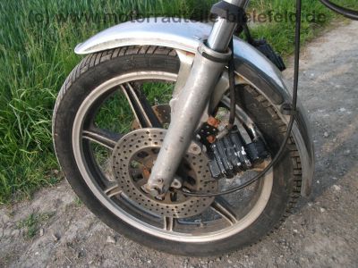 Yamaha_XS_750_1T5_Koffertraeger_SCHUH_MOTAD_Auspuff_3in1KONI_-_wie_GX_XS_650_850_1100_SE_D_E_SP_F_SF_118.jpg