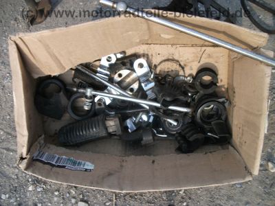 Yamaha_XS_750_1T5_Koffertraeger_SCHUH_MOTAD_Auspuff_3in1KONI_-_wie_GX_XS_650_850_1100_SE_D_E_SP_F_SF_12.jpg