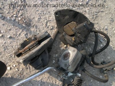 Yamaha_XS_750_1T5_Koffertraeger_SCHUH_MOTAD_Auspuff_3in1KONI_-_wie_GX_XS_650_850_1100_SE_D_E_SP_F_SF_38.jpg