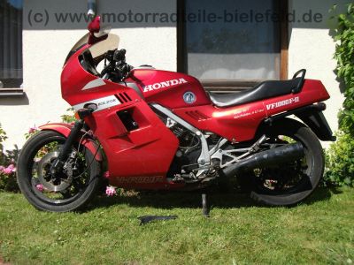 Honda_VF_1000_F2_Bol_d�Or_SC15_rot-silber_V4_wie_VF_400_500_700_750_1100_F_F2_C_S_R_SC16_1.jpg