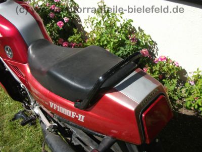 Honda_VF_1000_F2_Bol_d�Or_SC15_rot-silber_V4_wie_VF_400_500_700_750_1100_F_F2_C_S_R_SC16_10.jpg