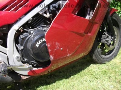 Honda_VF_1000_F2_Bol_d�Or_SC15_rot-silber_V4_wie_VF_400_500_700_750_1100_F_F2_C_S_R_SC16_105.jpg