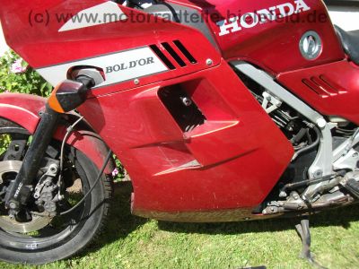 Honda_VF_1000_F2_Bol_d�Or_SC15_rot-silber_V4_wie_VF_400_500_700_750_1100_F_F2_C_S_R_SC16_16.jpg