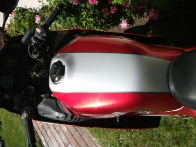 Honda_VF_1000_F2_Bol_d�Or_SC15_rot-silber_V4_wie_VF_400_500_700_750_1100_F_F2_C_S_R_SC16_27.jpg