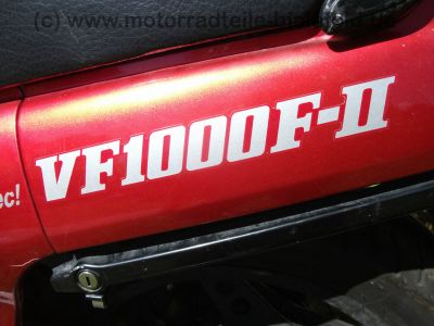 Honda_VF_1000_F2_Bol_d�Or_SC15_rot-silber_V4_wie_VF_400_500_700_750_1100_F_F2_C_S_R_SC16_40.jpg