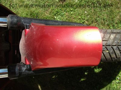 Honda_VF_1000_F2_Bol_d�Or_SC15_rot-silber_V4_wie_VF_400_500_700_750_1100_F_F2_C_S_R_SC16_65.jpg
