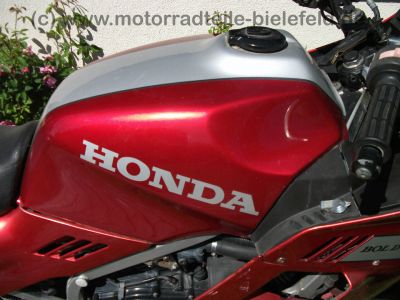 Honda_VF_1000_F2_Bol_d�Or_SC15_rot-silber_V4_wie_VF_400_500_700_750_1100_F_F2_C_S_R_SC16_93.jpg