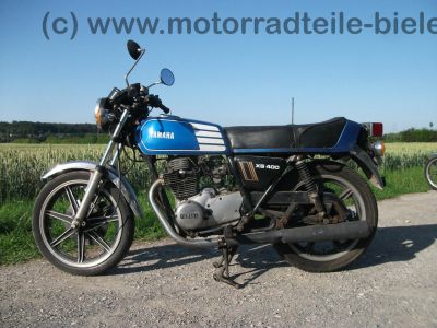 Yamaha_XS_400_2A2_blau-weiss_Twin_-_wie_XS_250_1U5_XS_360_1U4_XS_400_SE_4G5_13.jpg
