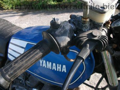 Yamaha_XS_400_2A2_blau-weiss_Twin_-_wie_XS_250_1U5_XS_360_1U4_XS_400_SE_4G5_41.jpg