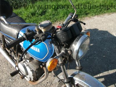 Yamaha_XS_400_2A2_blau-weiss_Twin_-_wie_XS_250_1U5_XS_360_1U4_XS_400_SE_4G5_65.jpg