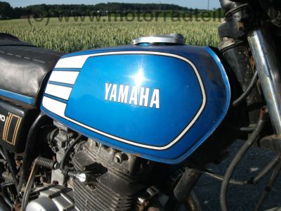 Yamaha_XS_400_2A2_blau-weiss_Twin_-_wie_XS_250_1U5_XS_360_1U4_XS_400_SE_4G5_66.jpg