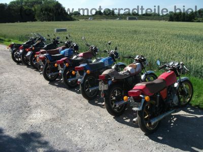 Yamaha_XS_400_2A2_schwarz_Stufensitz_Twin_-_wie_3N7_XS_250_1U5_XS_360_1U4_XS_400_SE_4G5_9.jpg