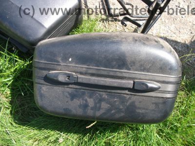 Yamaha_TDM_850_3VD_blau_Crash_original_Koffersystem_Koffer_Koffertraeger_Gepaecktraeger_Hepco_und_Becker_Hecktraeger_27.jpg
