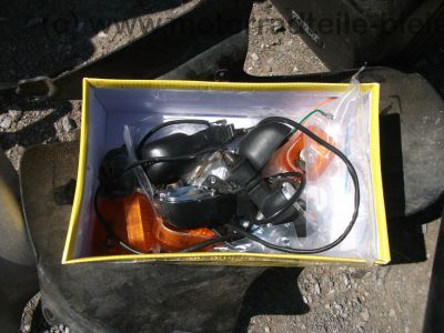 Yamaha_TDM_850_3VD_blau_Crash_original_Koffersystem_Koffer_Koffertraeger_Gepaecktraeger_Hepco_und_Becker_Hecktraeger_7.jpg