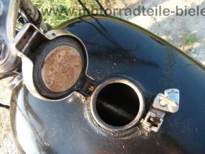 Honda_CB_250_G_schwarz-rot_wie_CB_CJ_250_350_360_G_K_T_31.jpg