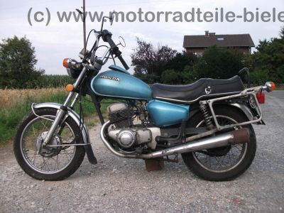 Honda_CM_185_T_hellblau_KRAUSER_Gepaecktraeger_Koffersystem_-_wie_CB_CM_125_200_250_C_T_Twin_MC01_Chopper_Custom_1.jpg