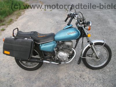 Honda_CM_185_T_hellblau_KRAUSER_Gepaecktraeger_Koffersystem_-_wie_CB_CM_125_200_250_C_T_Twin_MC01_Chopper_Custom_41.jpg