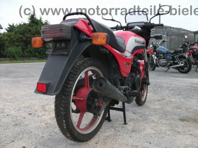 Kawasaki_GPZ_305_BD_rot_Tankbeulen_Belt_Drive_Twin_-_wie_KZ_Z_GPZ_CSR_250_305_400_440_A_B_C_D_LTD_50.jpg