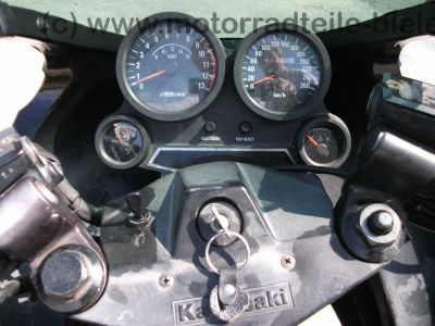 Kawasaki_GPZ_750_R_schwarz_ZX750G_-_wie_ZX_GPX_GPZ_600_750_900_R_A_B_C_D_E_F_G_33.jpg