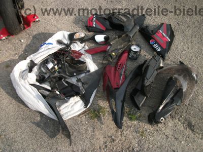 Suzuki_GSXR_GSX-R_750_K6_K7_GR7KA_2006_2007_110_kW_-_wie_GSXR_600_GSXR_1000_24.jpg