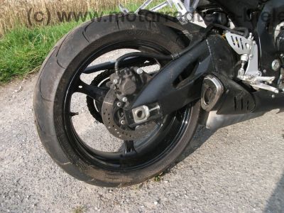 Suzuki_GSXR_GSX-R_750_K6_K7_GR7KA_2006_2007_110_kW_-_wie_GSXR_600_GSXR_1000_86.jpg