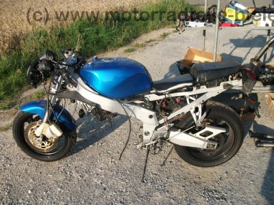 Kawasaki_ZXR_750_H_H1_H2_blau_mit_180_-_55_ZR_17_-_wie_GPZ_GPX_ZX_750_900_R_A_F_G_H_40.jpg
