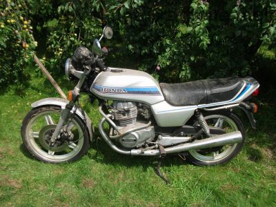 Honda_CB_250_N_silber_blau_TOP_ORIGINAL_Scheunenfund_-_wie_CMX_CM_CB_250_400_450_C_T_N_5.jpg