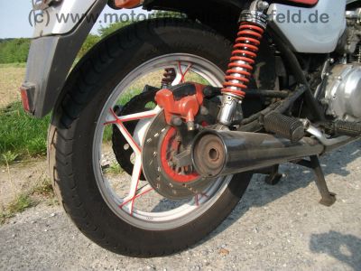 Suzuki_GS_550_M_Katana_silber-rot_Stahlflex_orig__Auspuff_DGM_38634_S_-_wie_GS_500_550_D_E_L_24.jpg