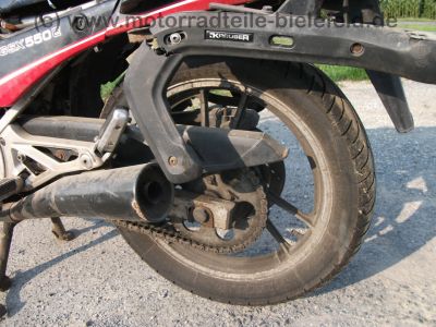 Suzuki_GSX_550_E_GN71D_schwarz-rot_CRASH_Motor_neu_-_wie_GSX_400_500_550_600_F_E_ES_EF_48.jpg