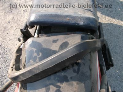 Suzuki_GSX_550_E_GN71D_schwarz-rot_CRASH_Motor_neu_-_wie_GSX_400_500_550_600_F_E_ES_EF_82.jpg