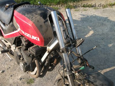 Suzuki_GSX_550_E_GN71D_schwarz-rot_CRASH_Motor_neu_-_wie_GSX_400_500_550_600_F_E_ES_EF_90.jpg