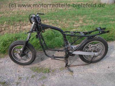 Honda_CBX_750_F_RC17_rolling_Chassis_39mm_Gabel_Rahmen_Vorderrad_Hinterrad_Schwinge_Lenker_Federbein_9.jpg
