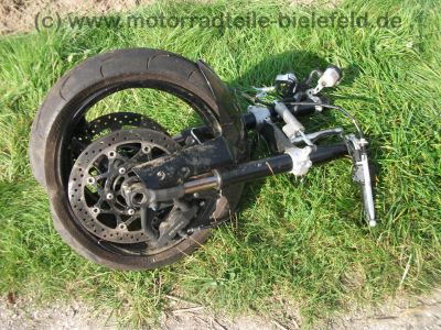 Suzuki_GSX-R_GSXR_750_600_K6_K7_zerlegt_-_Motor_Hinterrad_Schwinge_Verkleidung_etc__108.jpg