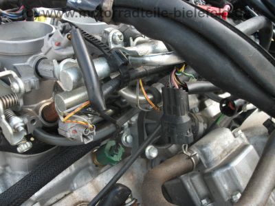 Suzuki_GSX-R_GSXR_750_600_K6_K7_zerlegt_-_Motor_Hinterrad_Schwinge_Verkleidung_etc__29.jpg